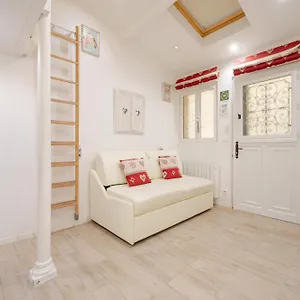 https://superb-tiny-house-in-heart-of-1st.fr-paris.fr